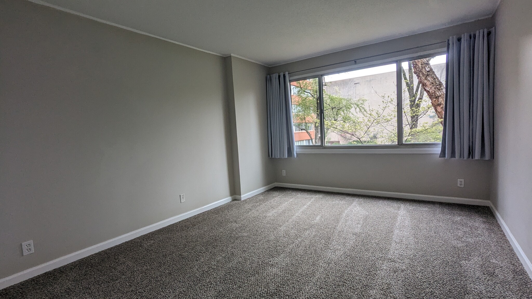 Building Photo - 2525 Main St