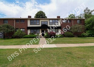 Building Photo - Move-In Ready 2BD Apt – Walk to Downtown R...