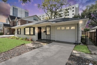 Building Photo - 3726 Las Palmas St