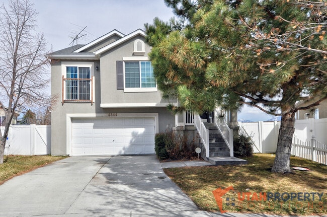 Building Photo - 4844 W Cold Springs Cir