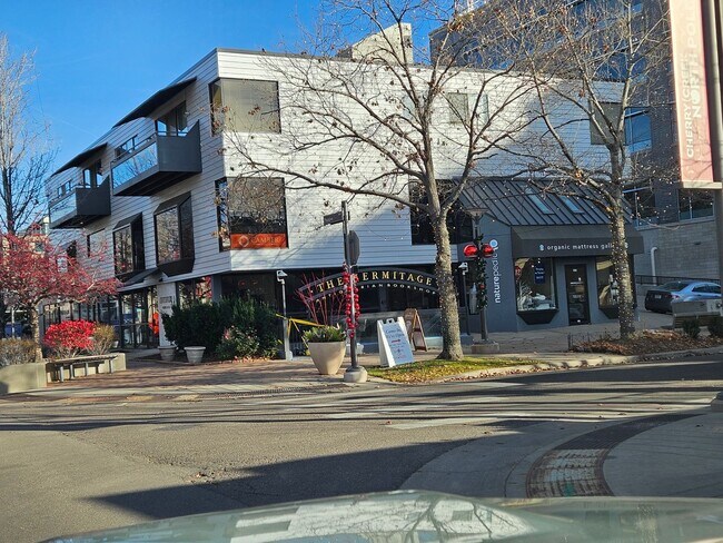 Building Photo - Cherry Creek Beautiful and Bright 1 Bed 1 Bath Condo