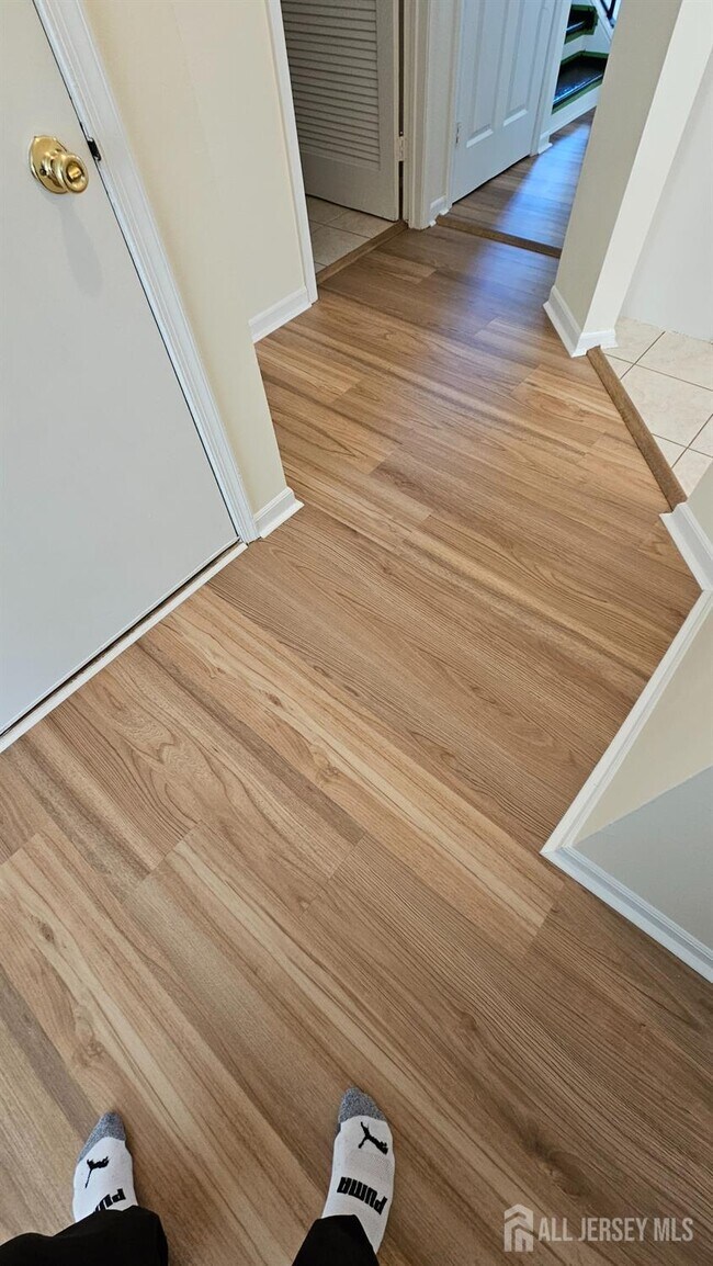 Building Photo - 405 Cobblestone Ct