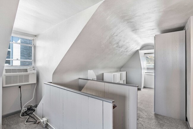 Building Photo - Fully Furnished 2 Bedroom Townhome in Central Lawrenceville