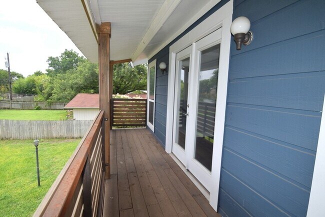 Building Photo - 7513 Carriage Dr