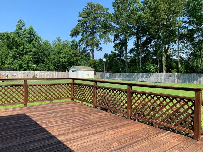 Building Photo - Charming Updated Home, Quiet Street Near Base, Fenced Yard!
