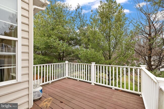 Building Photo - 253 Tall Trees Cir