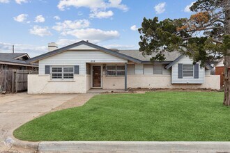 Building Photo - 3 bed, 2 bath home