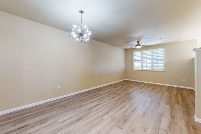 Building Photo - Town House Near Downtown Pleasanton  3 Bed...