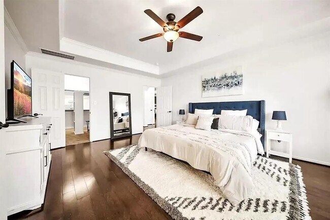 Building Photo - 8133 Tranquil Lake Way