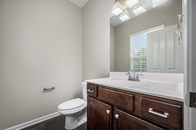 Building Photo - Luxury Townhome at the Boulevard