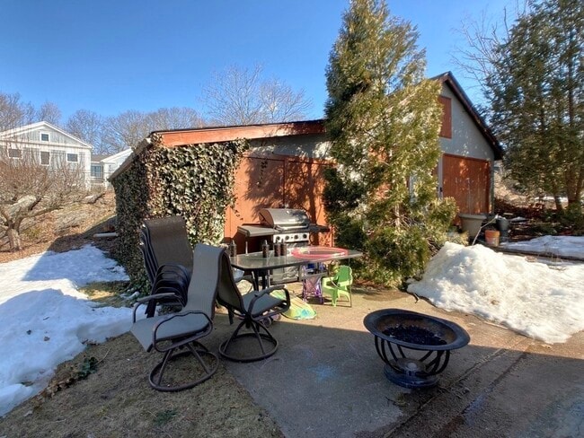 Building Photo - 124 Carlisle St