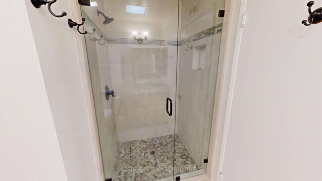 Building Photo - Amazing 2nd Floor Home for 55-Plus in Huntington Landmark Adult Community