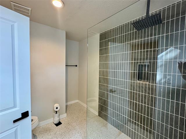 Building Photo - 211 Mill Creek Dr