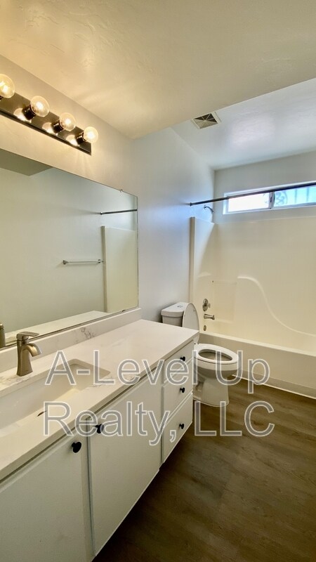 Building Photo - 387 W Mossman St