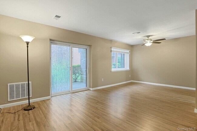 Building Photo - 214 Kennedy Dr