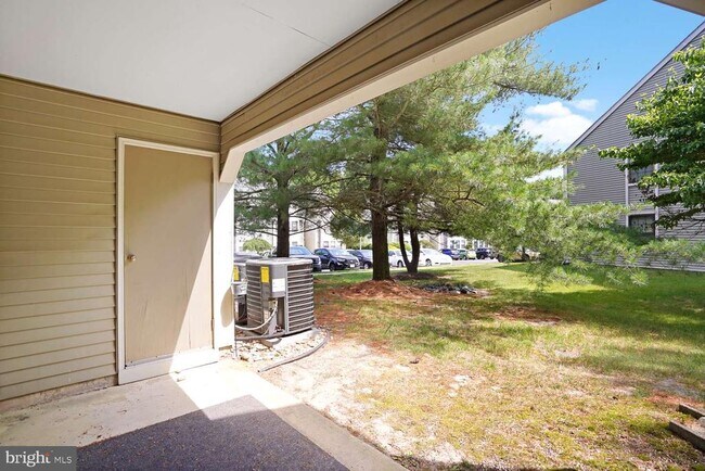 Building Photo - 69 Bridgewater Dr