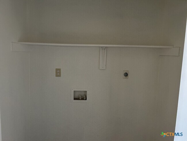 Building Photo - 3412 Cantabrian Dr