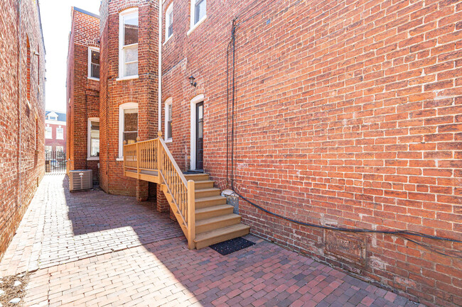Building Photo - 1708 Park Ave