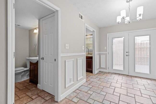 Building Photo - 416 Northdale Ct