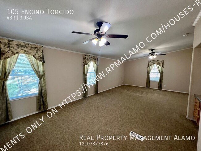Building Photo - 105 Encino Torcido