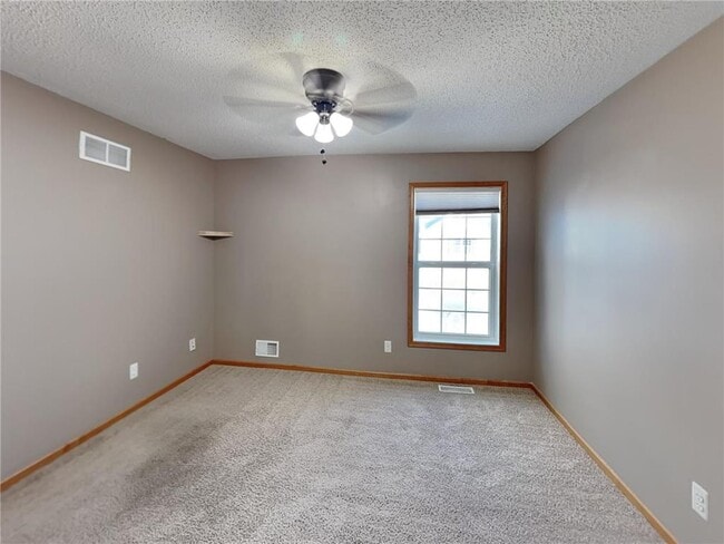 Building Photo - 5106 Farnham Dr N