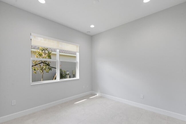 Building Photo - 5579 Liberty Ln