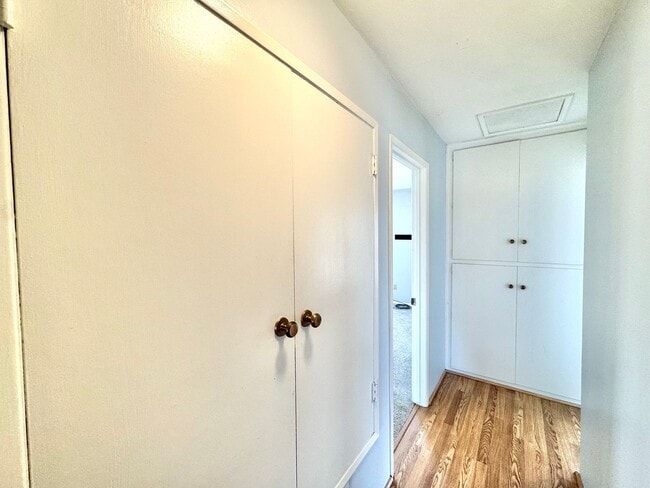 Building Photo - Beautiful 3bd/2ba HOUSE in Clairemont Mesa! 2-car Garage, AC, laundry, patio, VIEWS!