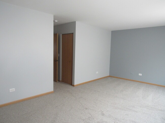 Building Photo - 25200 Faraday Rd