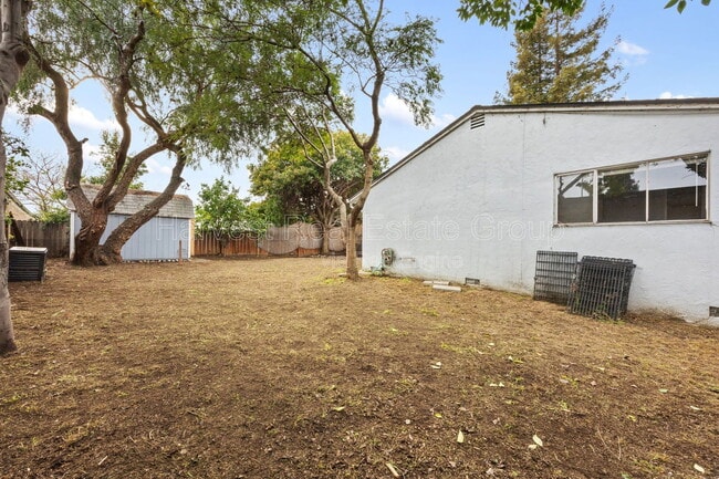 Building Photo - 25049 Willimet Way