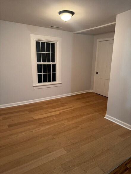 Building Photo - 223 N Main St