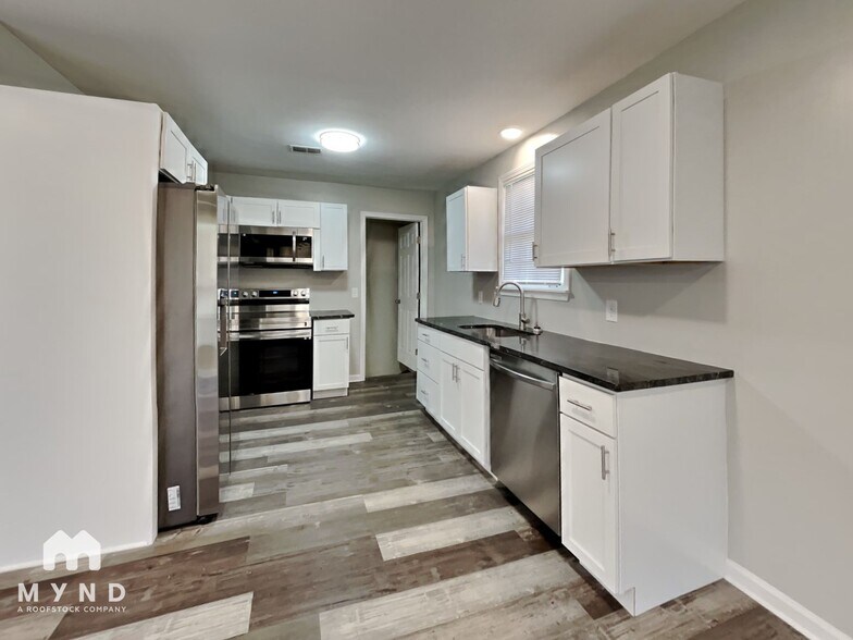 Building Photo - 3835 Valley Ridge Dr