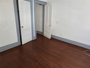 Building Photo - 150 Gardiner Ave