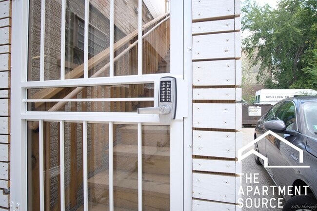 Building Photo - 260 Lake St