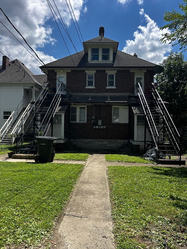 Building Photo - 396-398 Wyandotte Ave