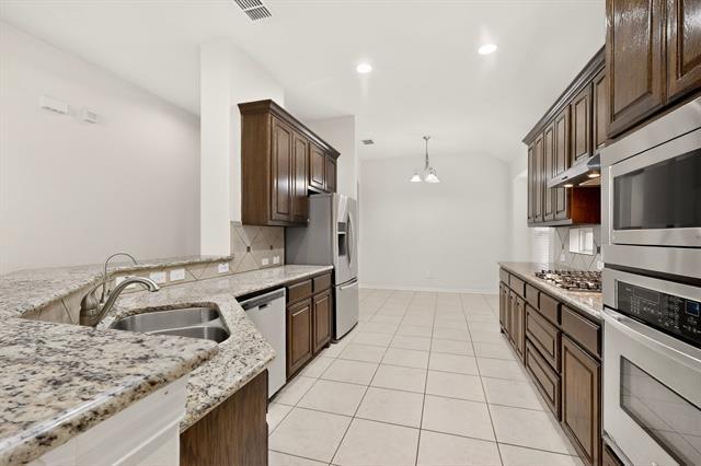 Building Photo - 963 Cougar Dr