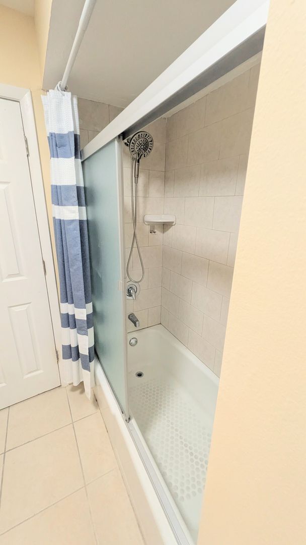 Building Photo - 2 BED 1 BATH CONDO ON SIESTA KEY **ALL UTILITIES/WIFI INCLUDED**