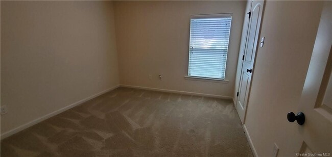 Building Photo - 317 Long Hill Dr