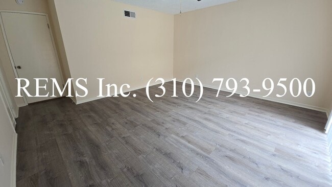 Building Photo - Large 4 Bedroom Single-Family Home with Pool & 2-Car Garage