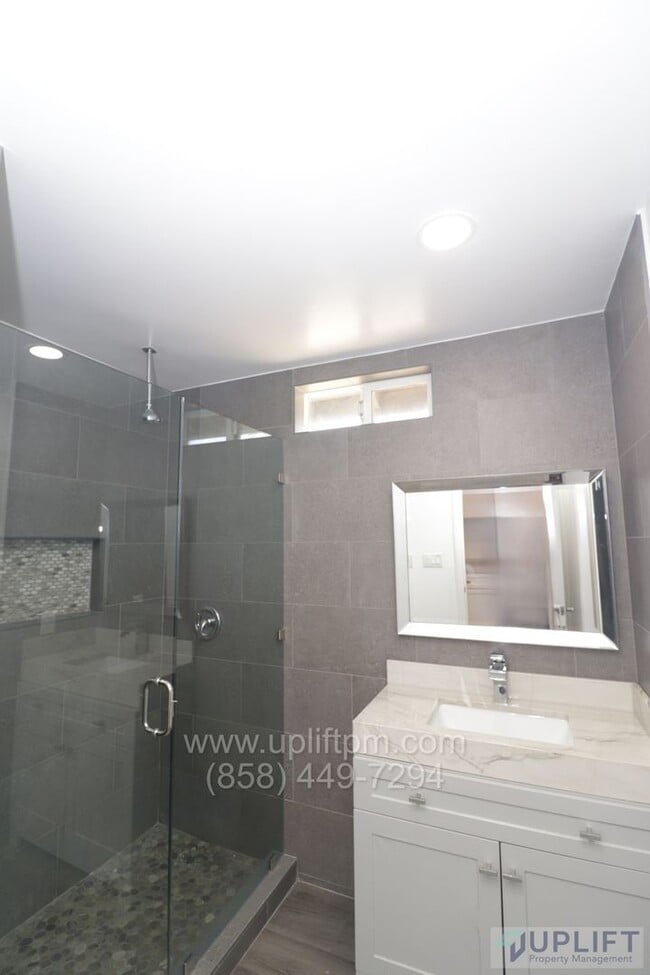 Building Photo - House and ADU combined 3 bedrooms!