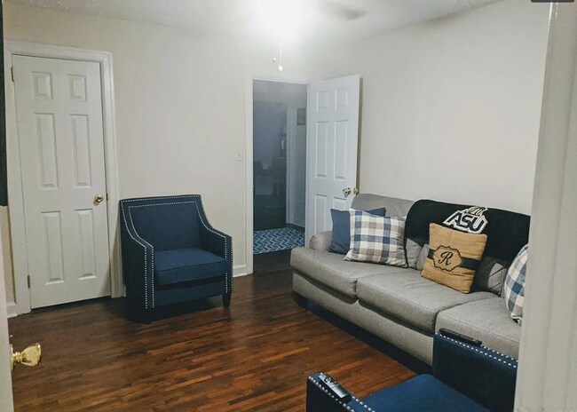 Building Photo - 22 W Cromwell St