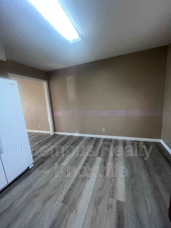 Building Photo - 405 Iroquois Ln