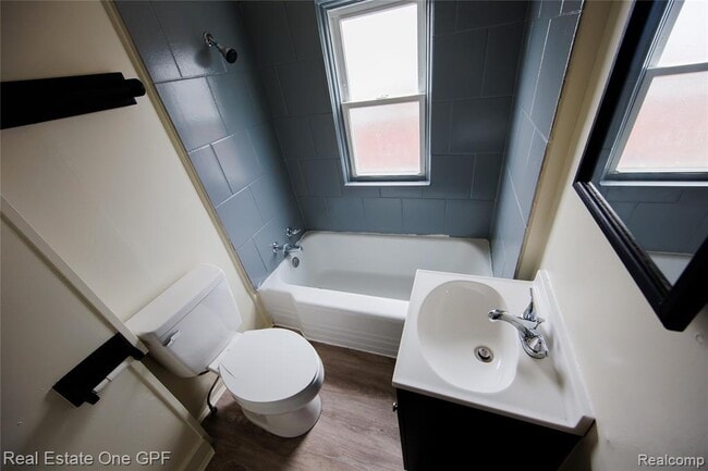 Building Photo - 8242 Maxwell Ave