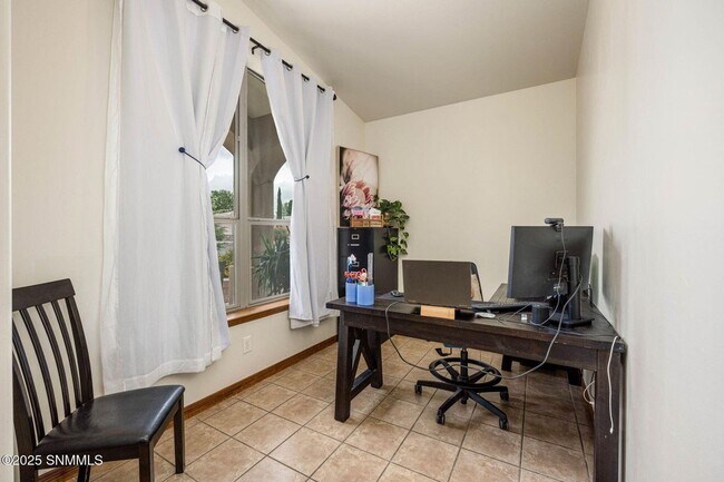 Building Photo - 4165 Mojave Dr