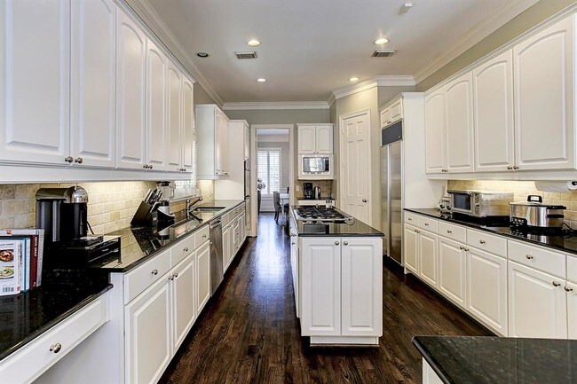 Building Photo - 3803 Marlowe St