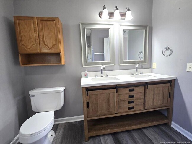 Building Photo - 7132 Dayspring Dr