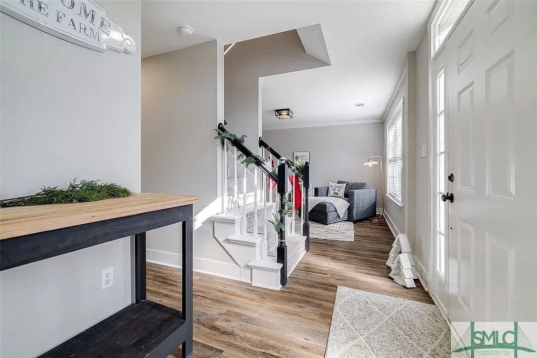 Building Photo - 165 Village Lake Dr