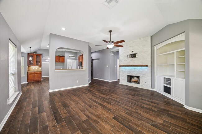 Building Photo - 20910 Sandy Briar Ct