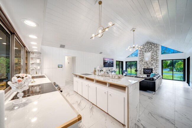 Building Photo - 583 Rambling Dr Cir