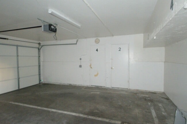 Building Photo - 1214 Sycamore Dr