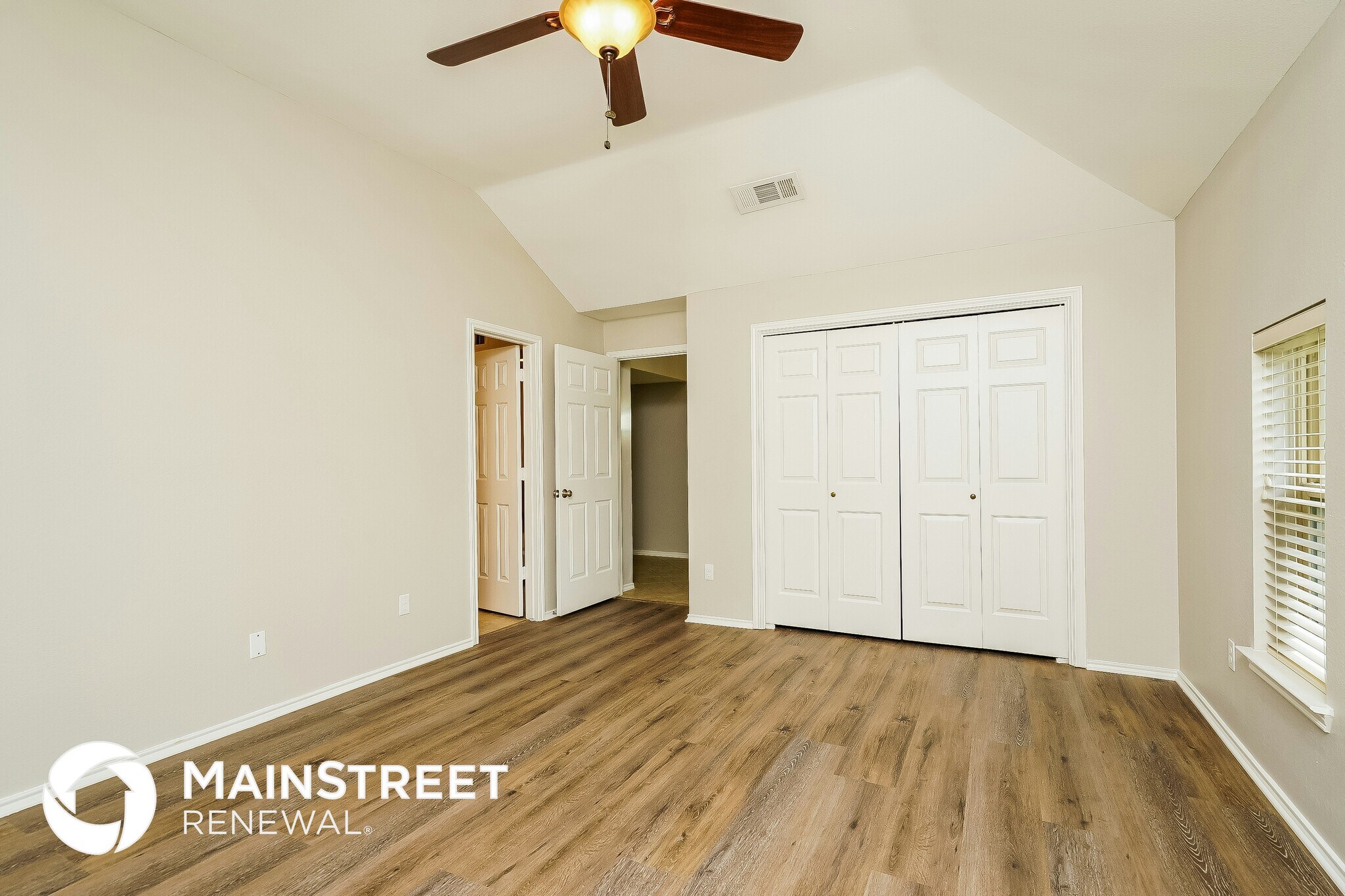 Building Photo - 1617 Palisades Dr